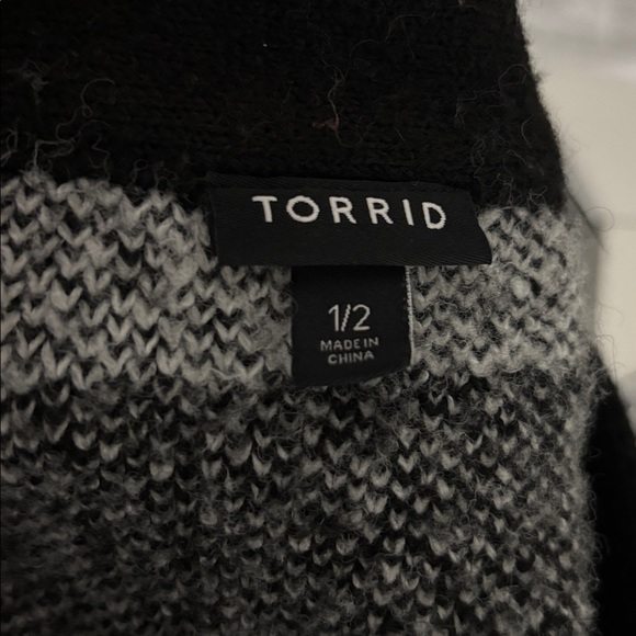 Oversized Torrid Black and White Checkered Button Cardigan size 1/2 - Picture 8 of 8